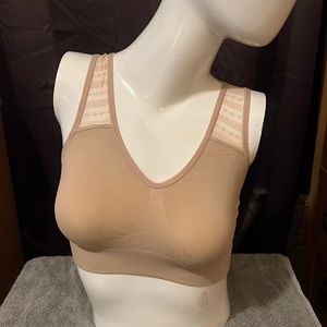 🩷2/$10🩷Hanes wireless bralette
